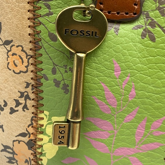 FOSSIL 75082 Key 1954 patchwork leather crossbody - Picture 2 of 16